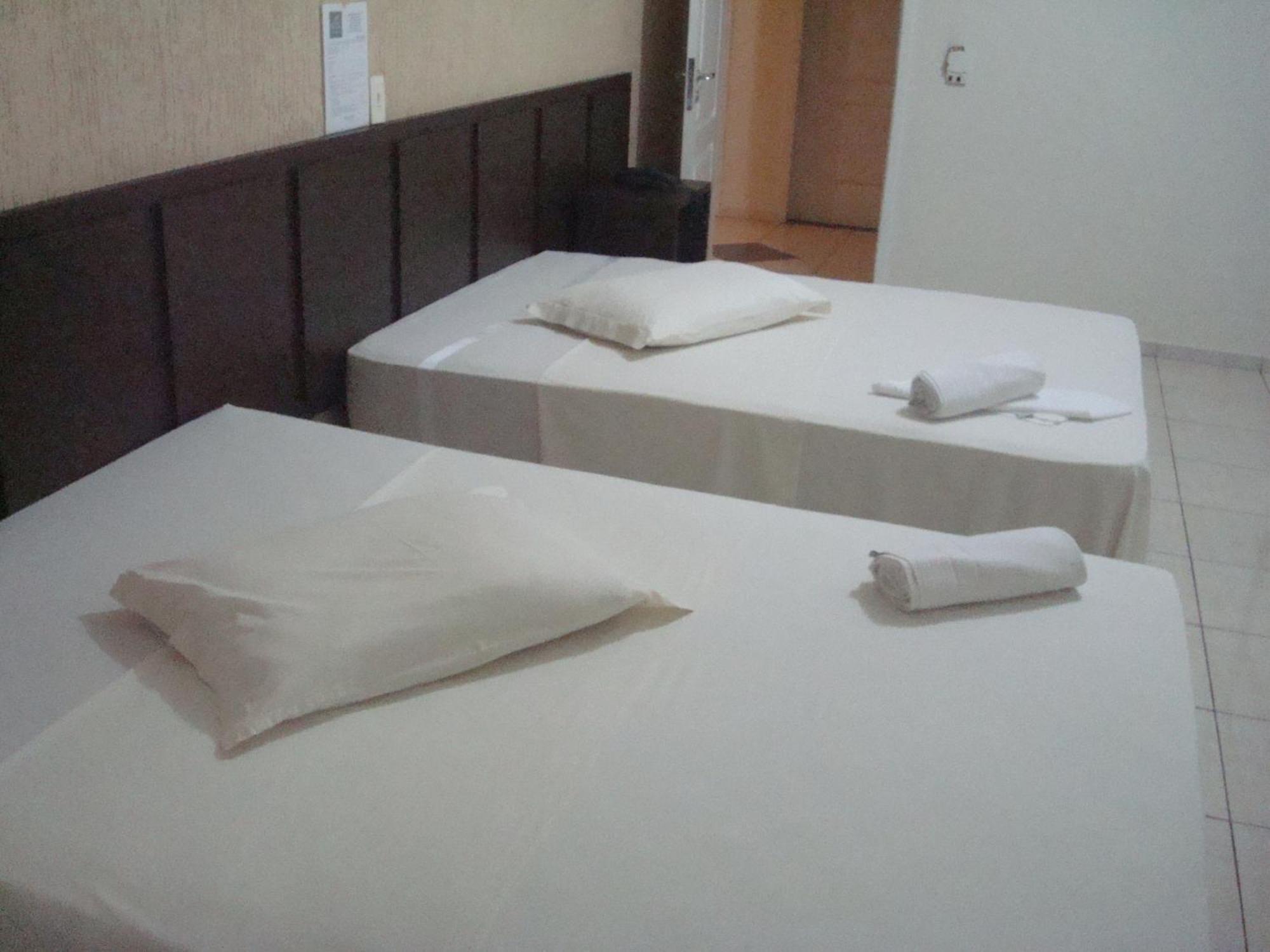 Hotel Maestro Express Toledo Habitación foto
